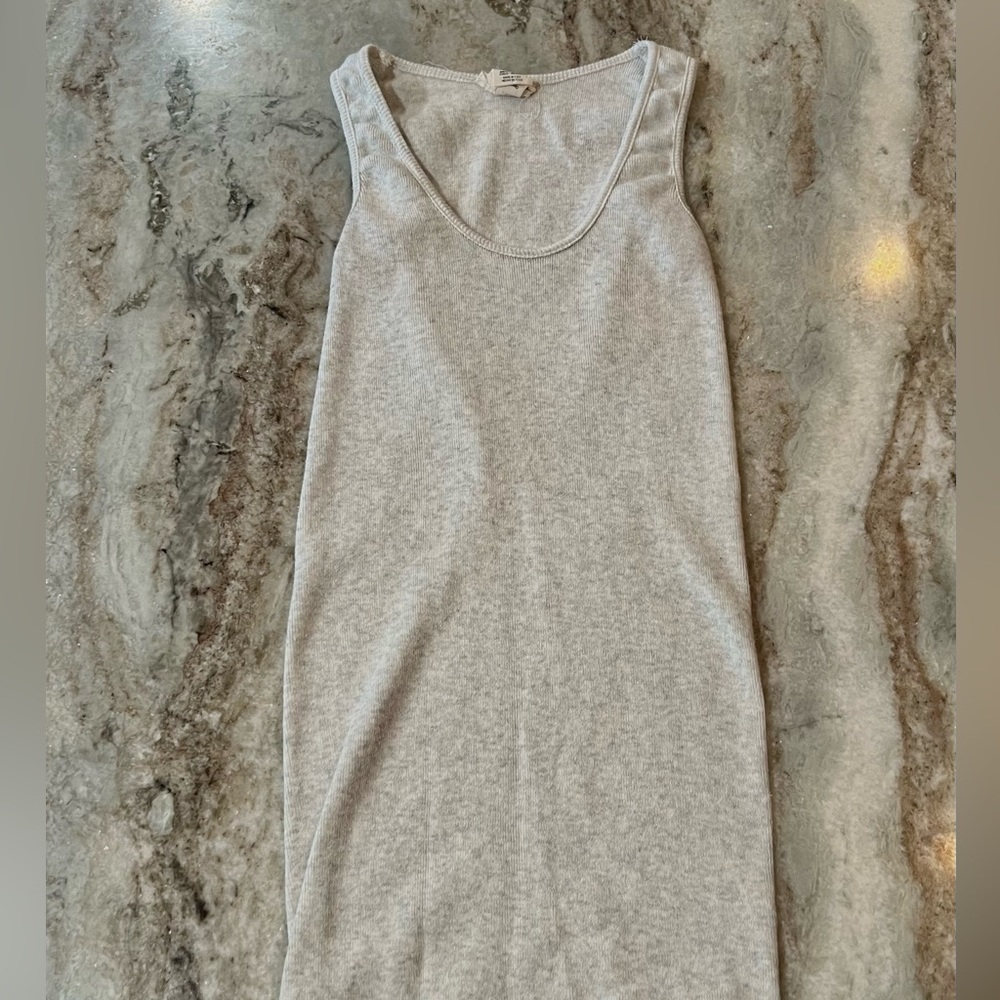 Gently used long tank top. Size XS-S. Unnamed brand